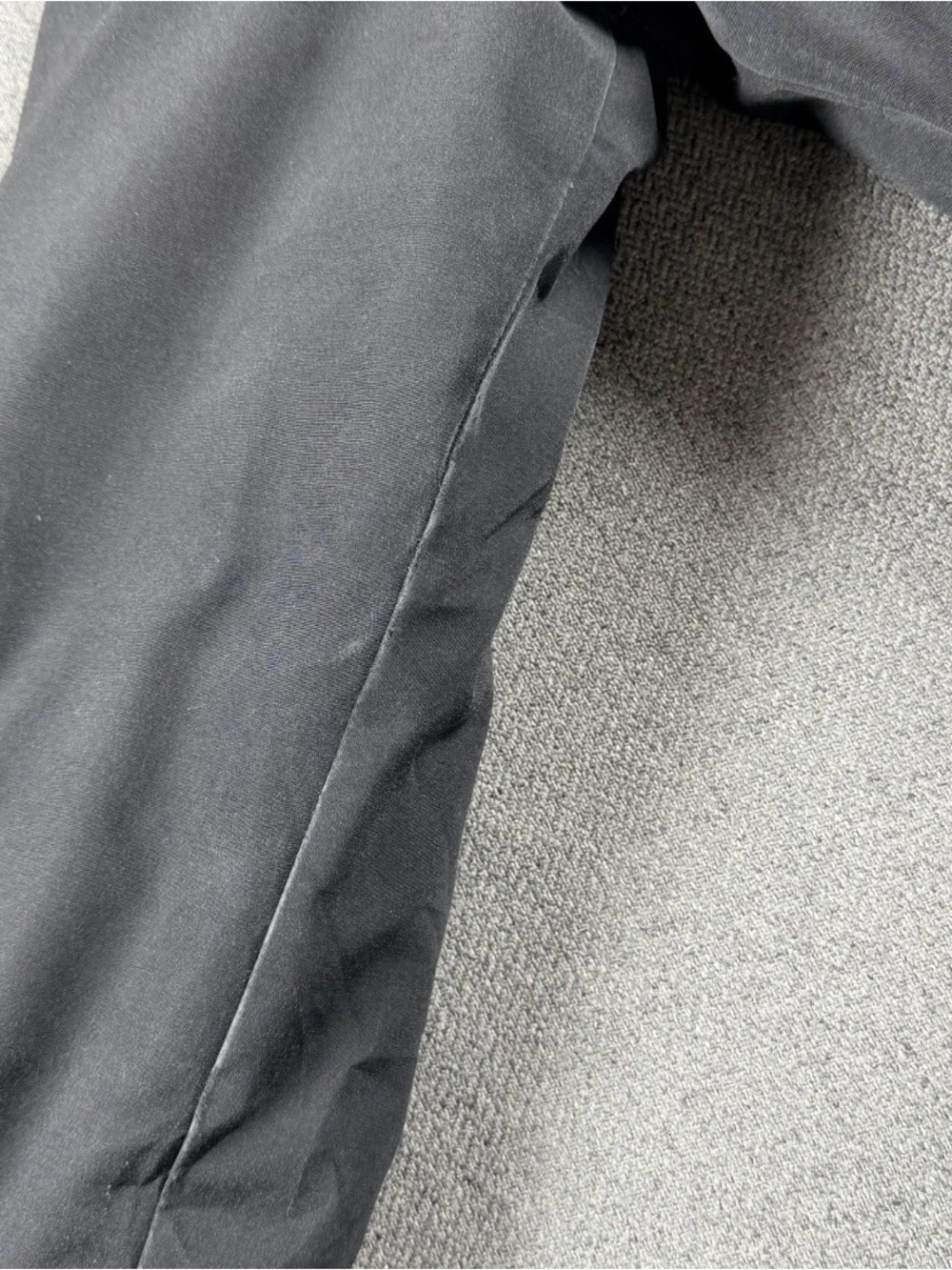 Canada Goose Black Trillium Parka with Fur-Trim Hood and Patch - Picture 13 of 16